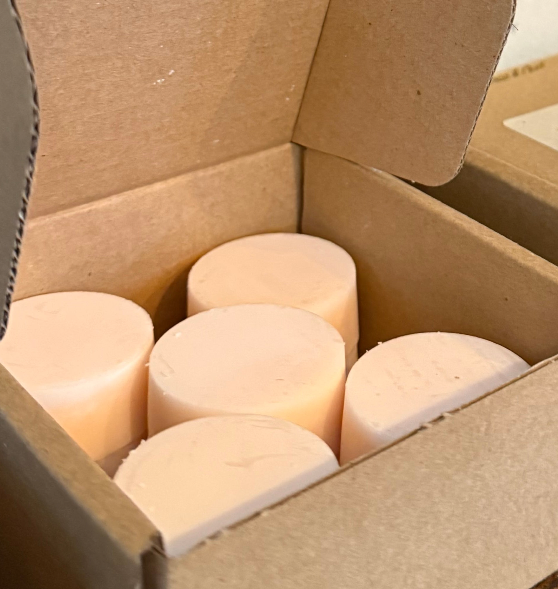 Hand Poured Coconut / Soy Wax Melts