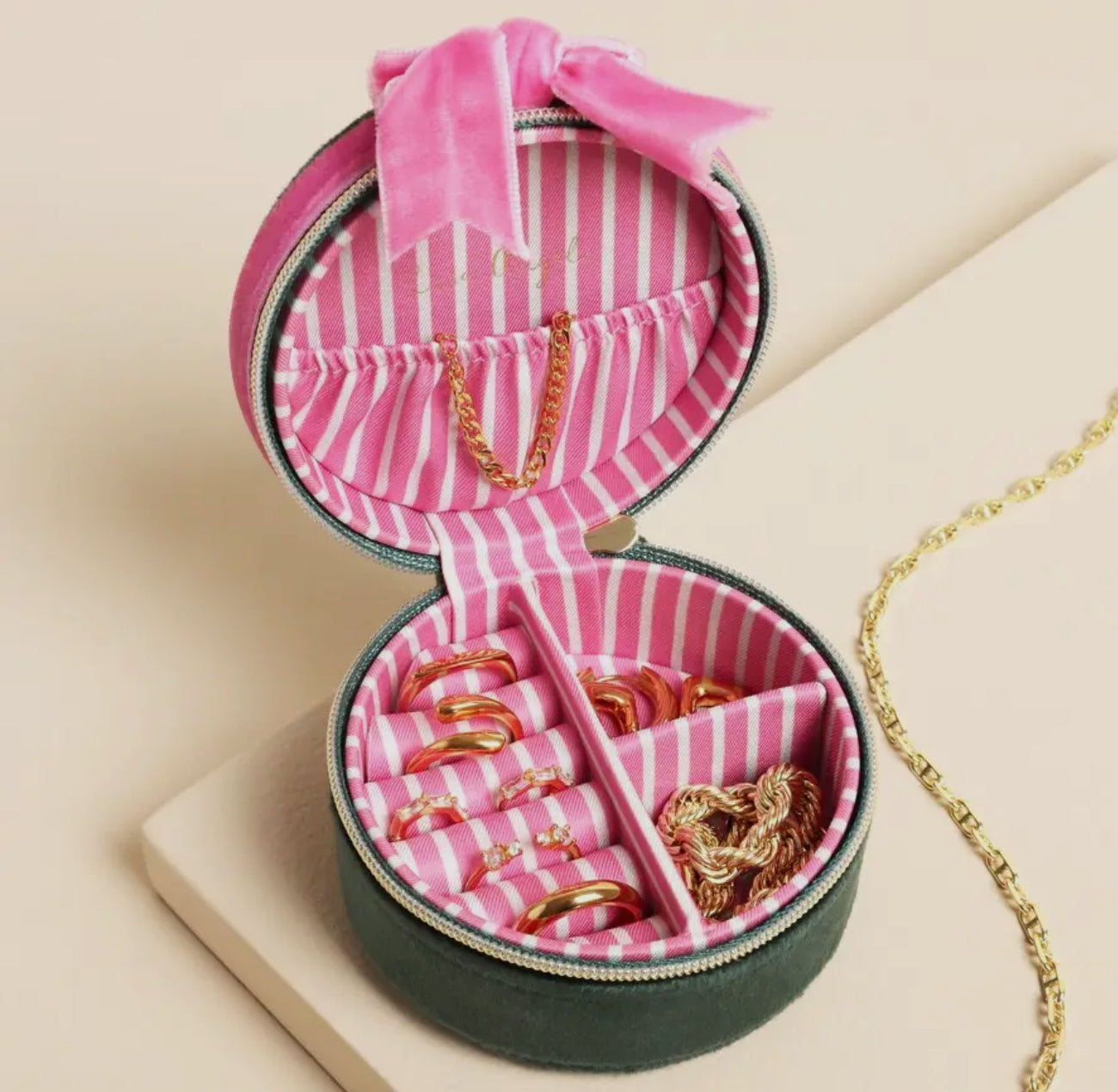 Velvet Bow Jewellery Case