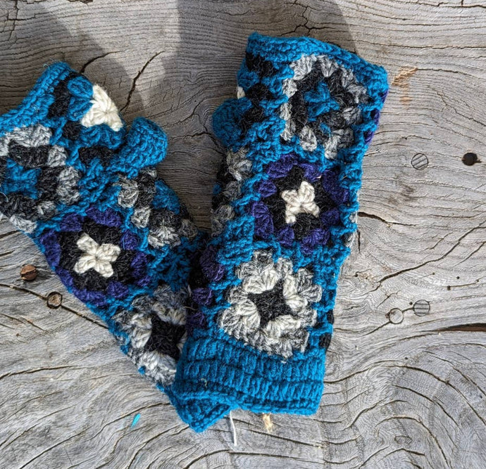 Vintage Style Crochet Fingerless Mitts