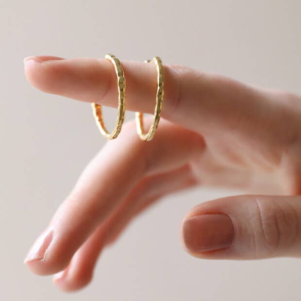 Textured Hoop Earrings:Silver